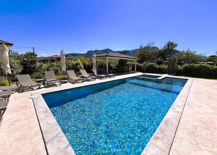 Vilă Sahra Exclusive Dalyan - Family-friendly Luxury In Dalyan Centre With Large Private Pool & Garden
