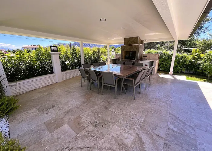 Sahra Exclusive Dalyan - Family-friendly Luxury In Dalyan Centre With Large Private Pool & Garden Vilă *